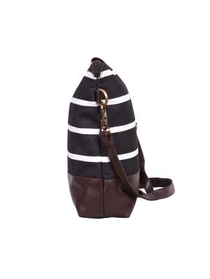 black canvas printed sling bag - 15920755 - Standard Image - 4