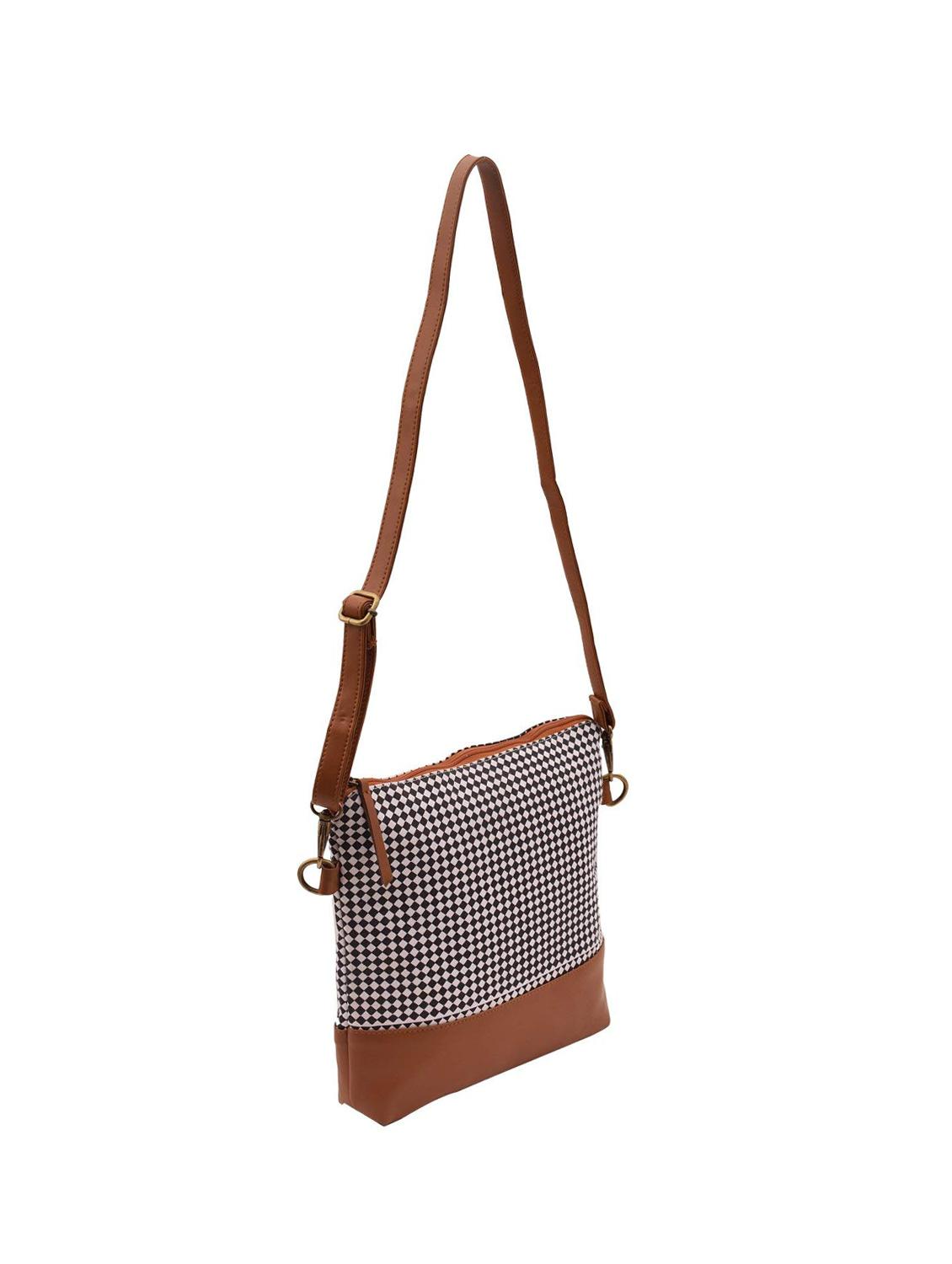 black canvas printed sling bag - 15920760 - Zoom Image - 4