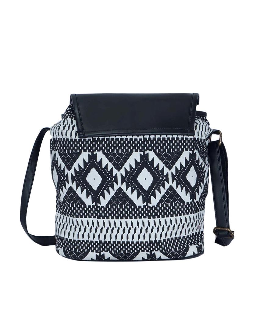 black canvas printed sling bag - 15920775 - Zoom Image - 2
