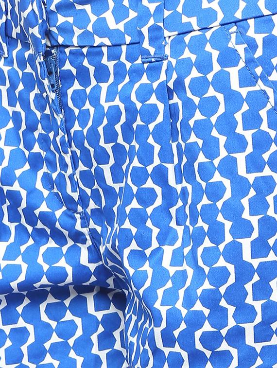 geometric print shorts - 15926460 - Zoom Image - 4