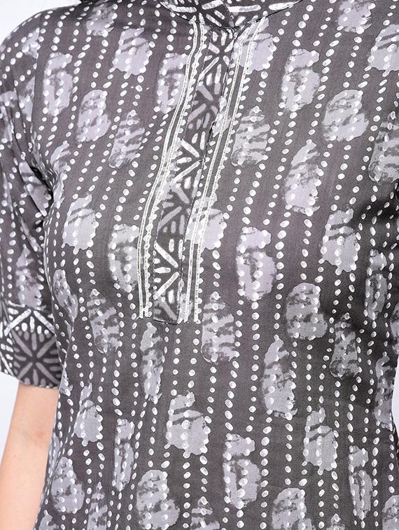 batik kurta with palazzo set - 15926937 - Zoom Image - 4