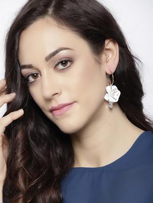 white brass drop earring - 15932895 - Standard Image - 3