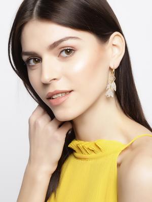 white drop earring - 15933332 - Standard Image - 3