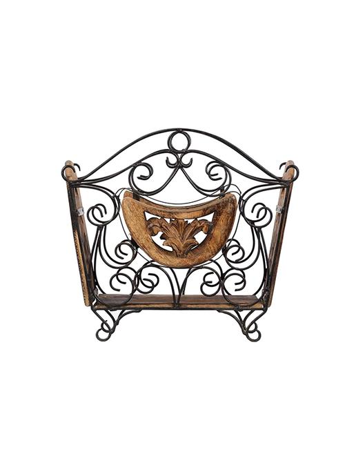 wooden designer magazine stand - 15934513 - Standard Image - 1