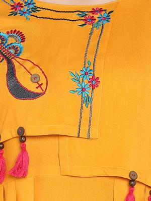 embroidered flared dress - 15935901 - Standard Image - 4