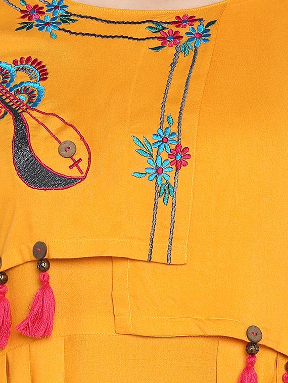 embroidered flared dress - 15935901 - Zoom Image - 4