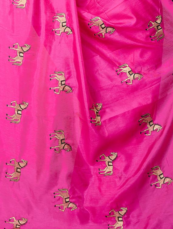 conversational magenta embroidered saree with blouse - 15936729 - Zoom Image - 4