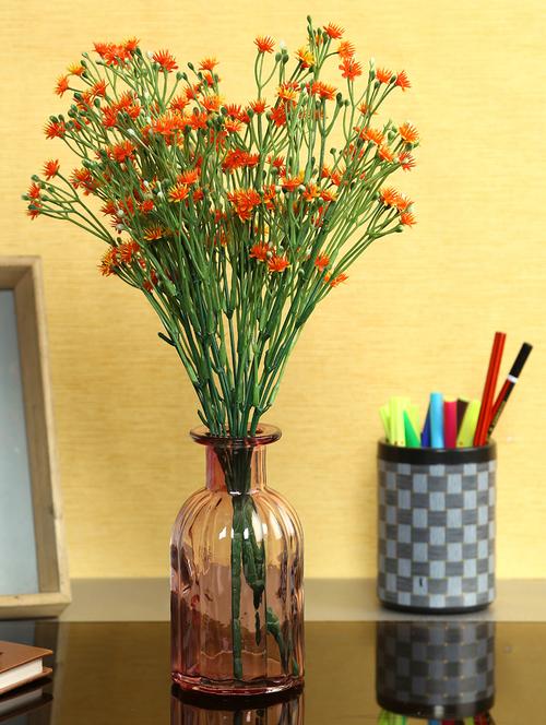 unique retro design pink transparent vase - 15938975 - Standard Image - 1