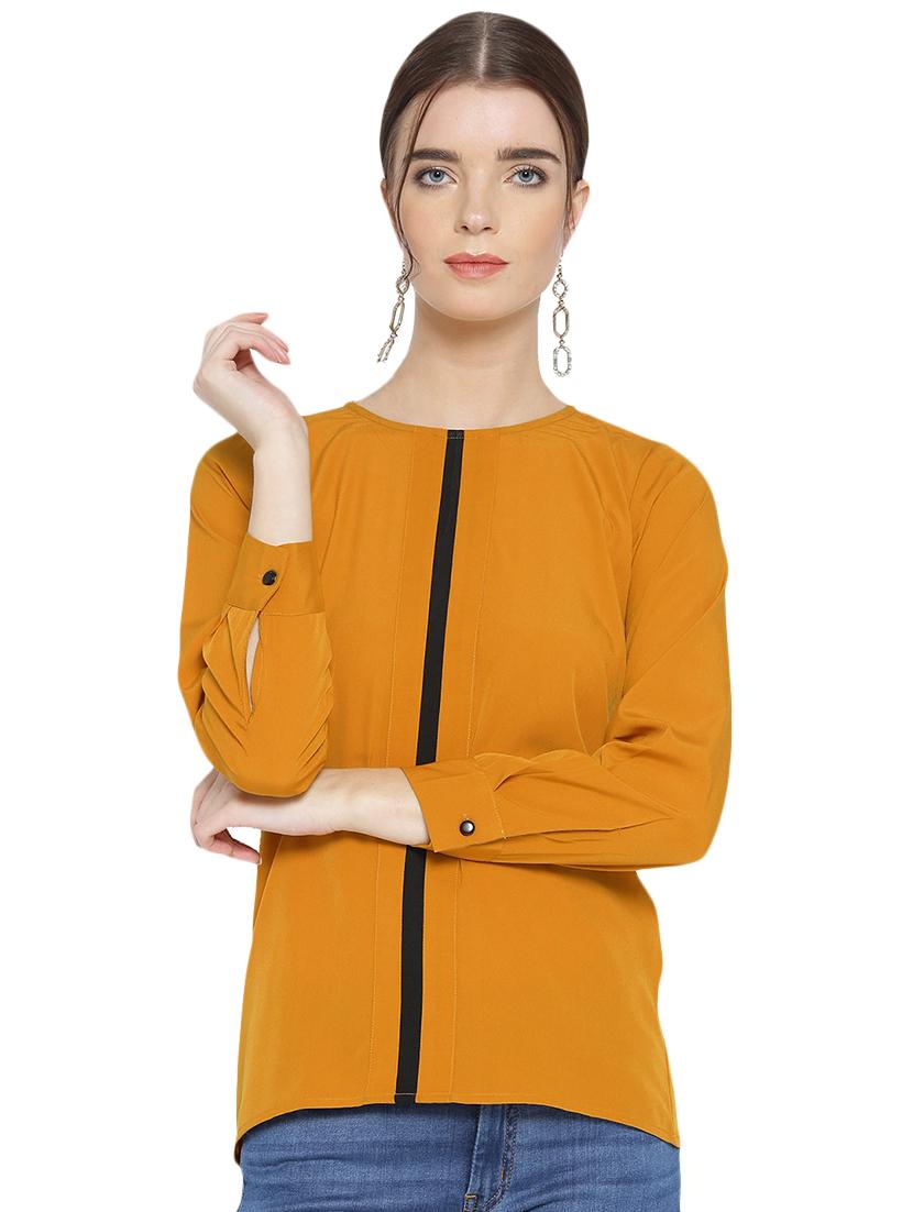 contrast binding crew neck top - 15942396 - Zoom Image - 1