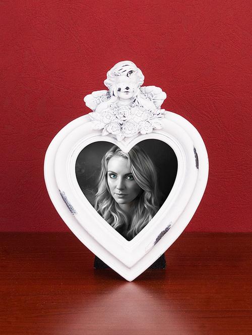 personalized heart shaped resin photo frame by golden peacock - 15950007 - Standard Image - 1
