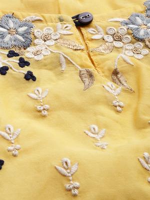 embroidered straight kurta - 15950032 - Standard Image - 4