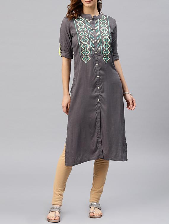 embroidered straight kurta - 15950041 - Zoom Image - 1