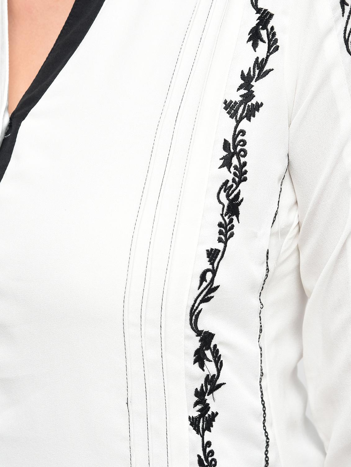 embroidered a-line kurta - 15950748 - Zoom Image - 6