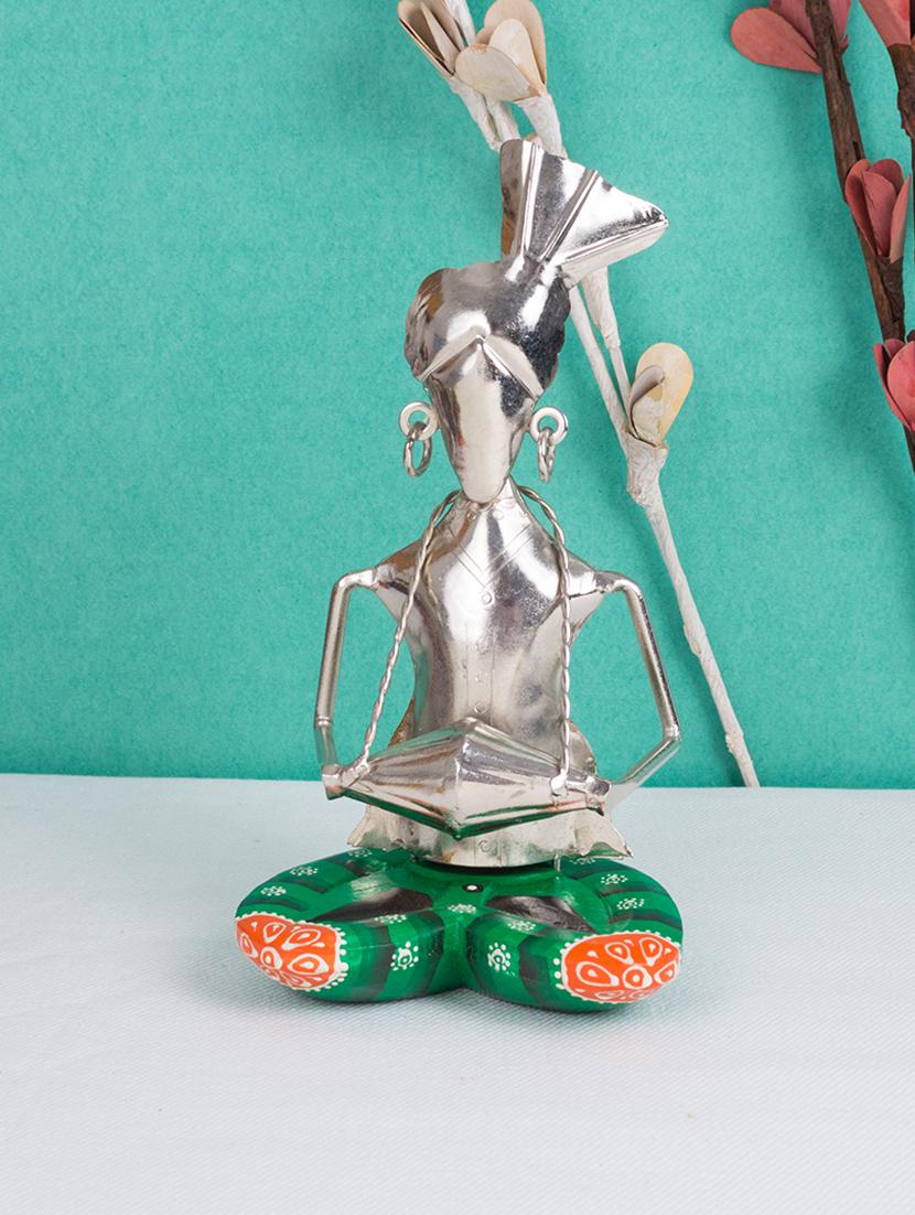 multicolored decorative showpiece - 15952165 - Zoom Image - 1