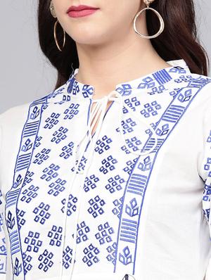 embroidered bell sleeved kurta with palazzo set - 15953458 - Standard Image - 4