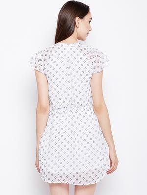 tie up waist curved hem dress - 15956780 - Standard Image - 3