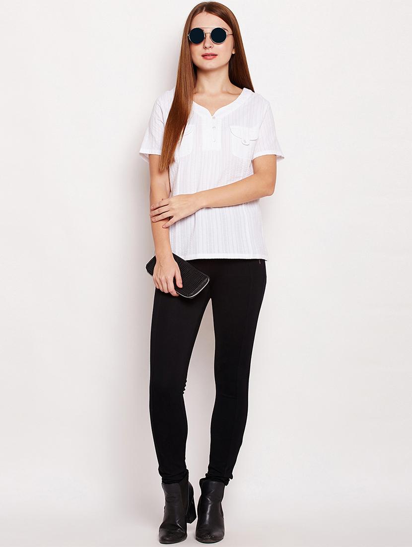 pocket patch v-neck top - 15956926 - Zoom Image - 4