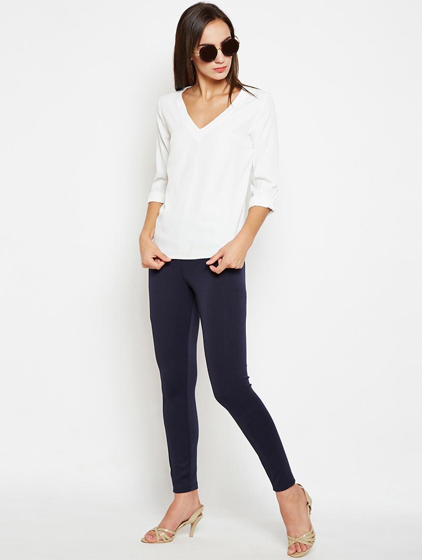 curved hem v-neck top - 15956958 - Zoom Image - 4