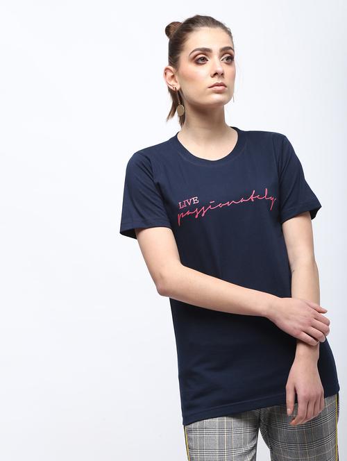 crew neck letter print tee - 15957369 - Standard Image - 1