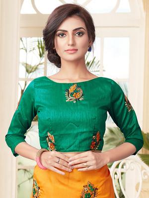 conversational orange embroidered saree with blouse - 15957900 - Standard Image - 3