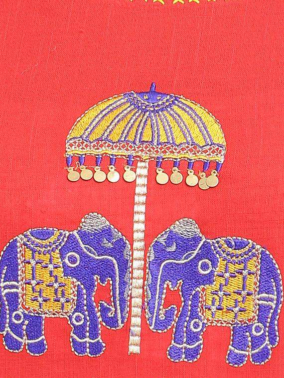 embroidered solid straight kurta - 15961854 - Zoom Image - 4
