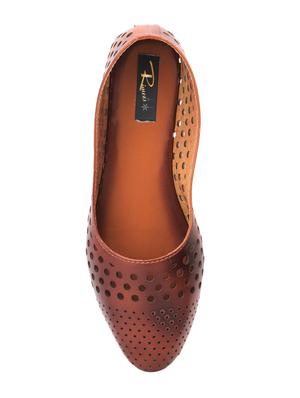 brown slip on jutis - 15967692 - Standard Image - 4