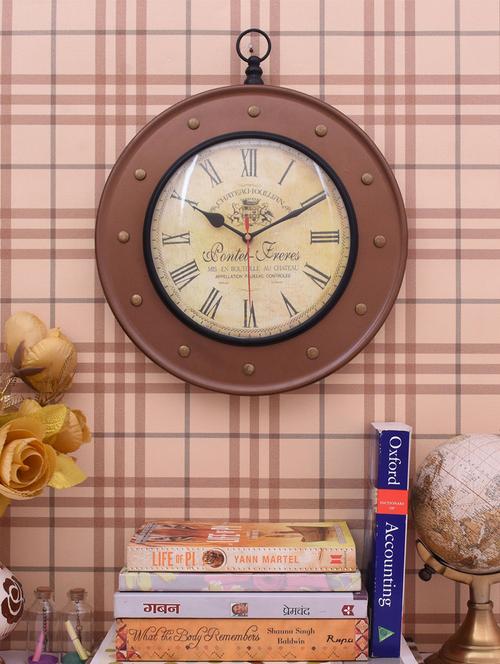 wall clock - 15971892 - Standard Image - 1