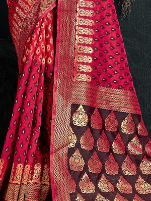 zari motif red patola saree with blouse - 15978332 - Standard Image - 3