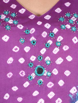 mirror work bandhani unstitched suit - 15978787 - Standard Image - 4