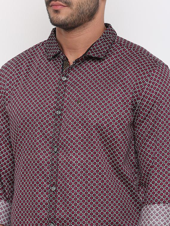 maroon printed casual shirt - 15988363 - Zoom Image - 5