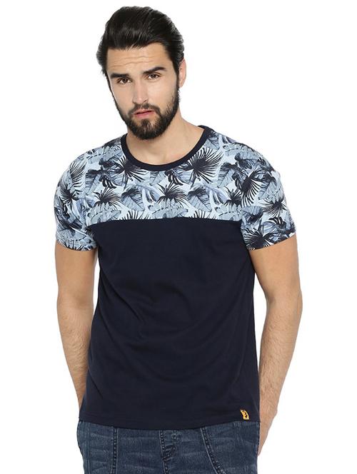 blue chest print t-shirt - 15988680 - Very Small Image - 1