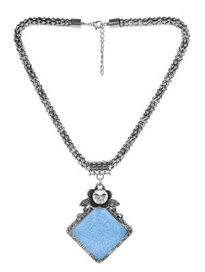 silver metal chain necklace - 15988958 - Standard Image - 2