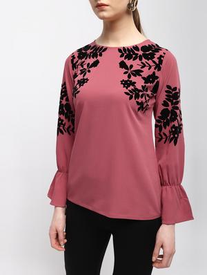 graphic print bell sleeved top - 15989996 - Standard Image - 5