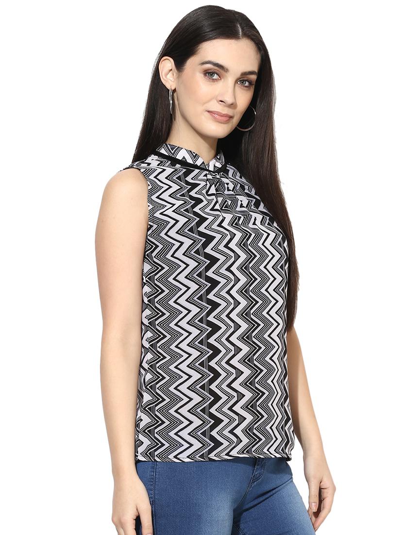 pleat detail chevron top - 15996497 - Zoom Image - 2