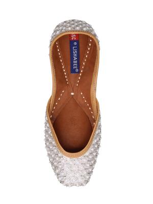 white slip on jutis - 15998400 - Standard Image - 4