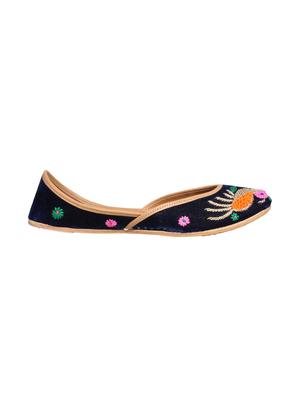 black slip on jutis - 15998402 - Standard Image - 2
