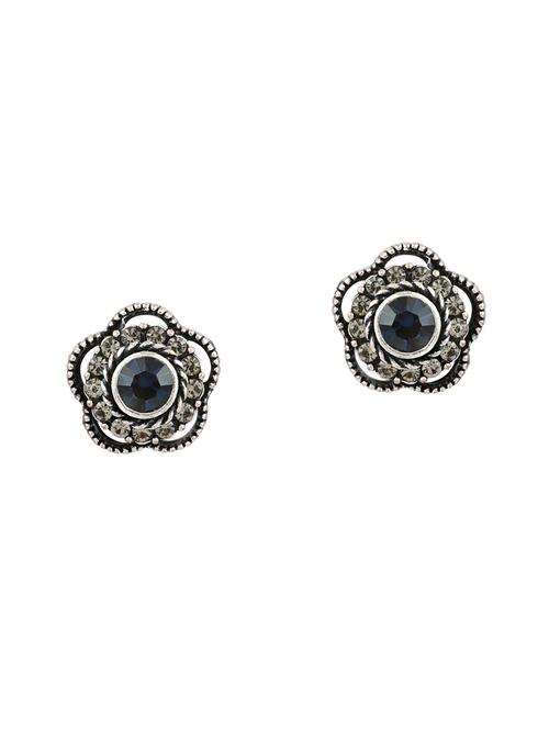 silver brass studs earring - 16004761 - Standard Image - 1