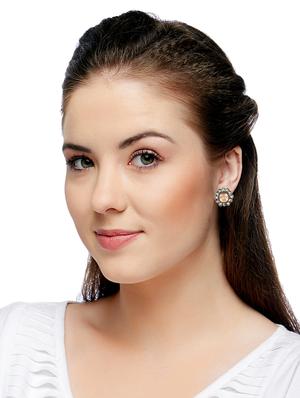 silver brass studs earring - 16004762 - Standard Image - 3