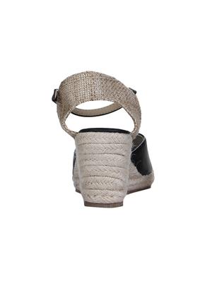 xandra - 16007425 - Standard Image - 3