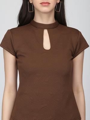key hole neck geometric top - 16013502 - Standard Image - 5