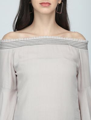 off shoulder bell sleeved top - 16013510 - Standard Image - 5
