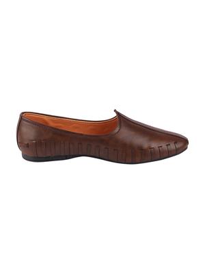 brown leatherette slip on jutis - 16015688 - Standard Image - 2