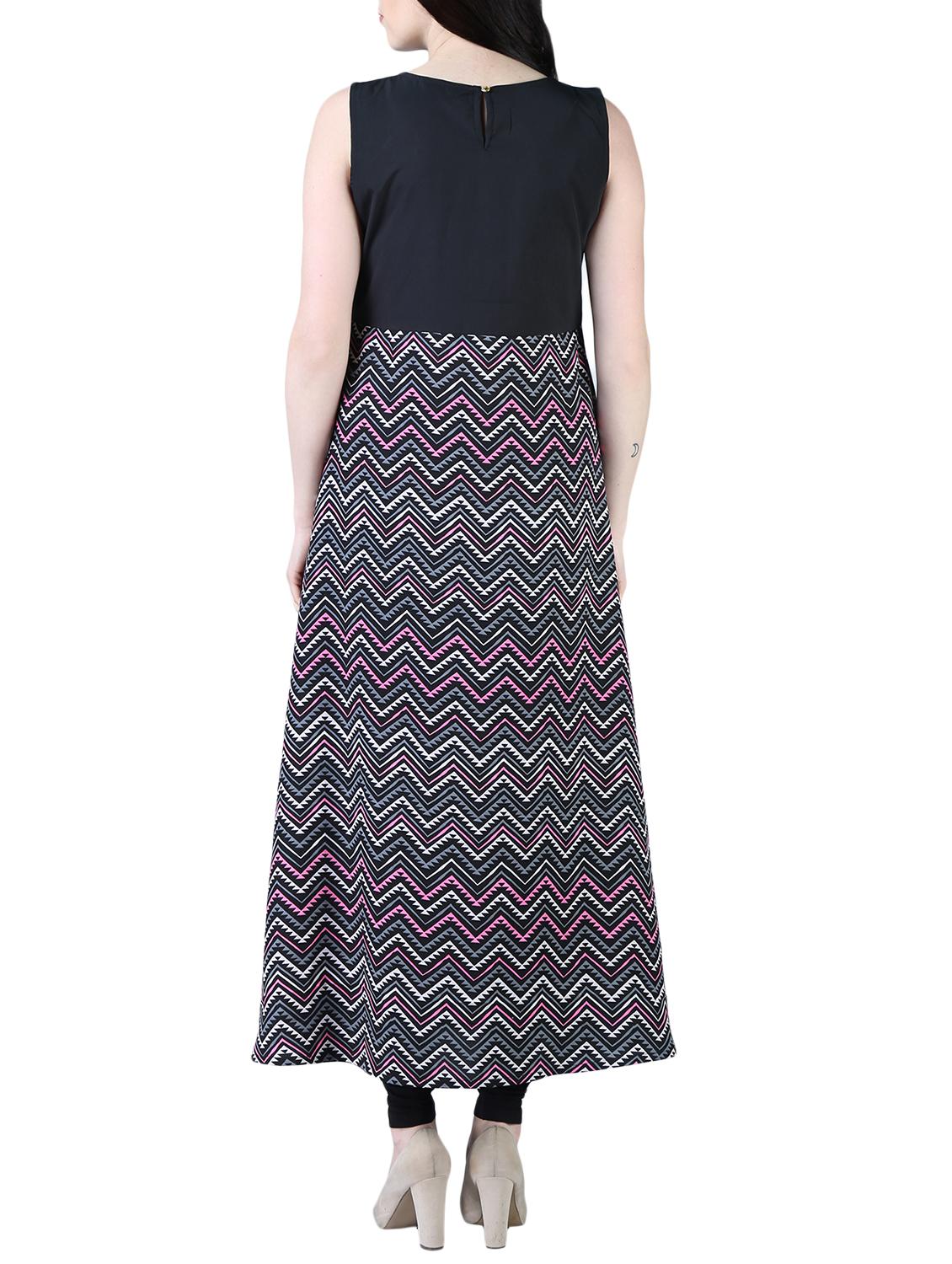 pleated neck chevron fit & flare kurta - 16030621 - Zoom Image - 3