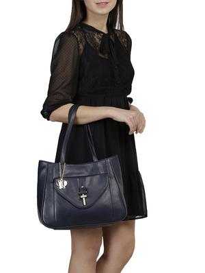black leatherette (pu) regular handbag - 16078091 - Standard Image - 5