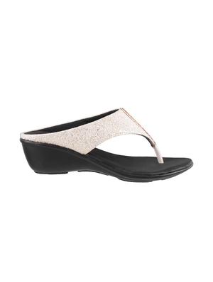 white toe separator wedges - 16083175 - Standard Image - 2