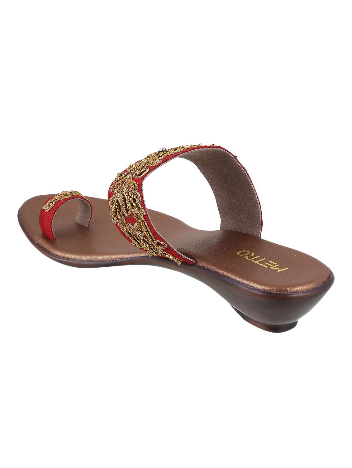 maroon leather toe separator kolhapuris - 16084072 - Zoom Image - 4