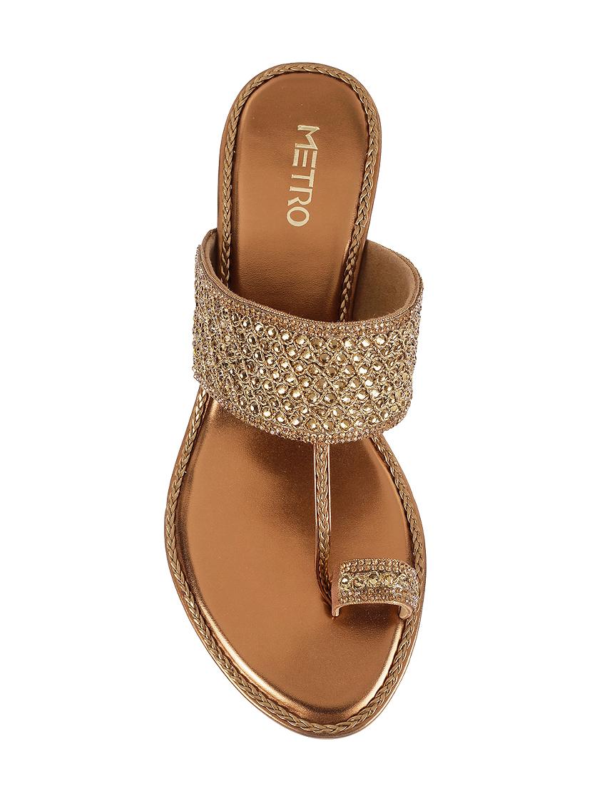 gold one toe sandals - 16084242 - Zoom Image - 4