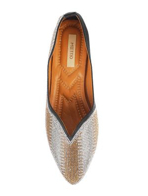 black slip on jutis - 16084355 - Standard Image - 4