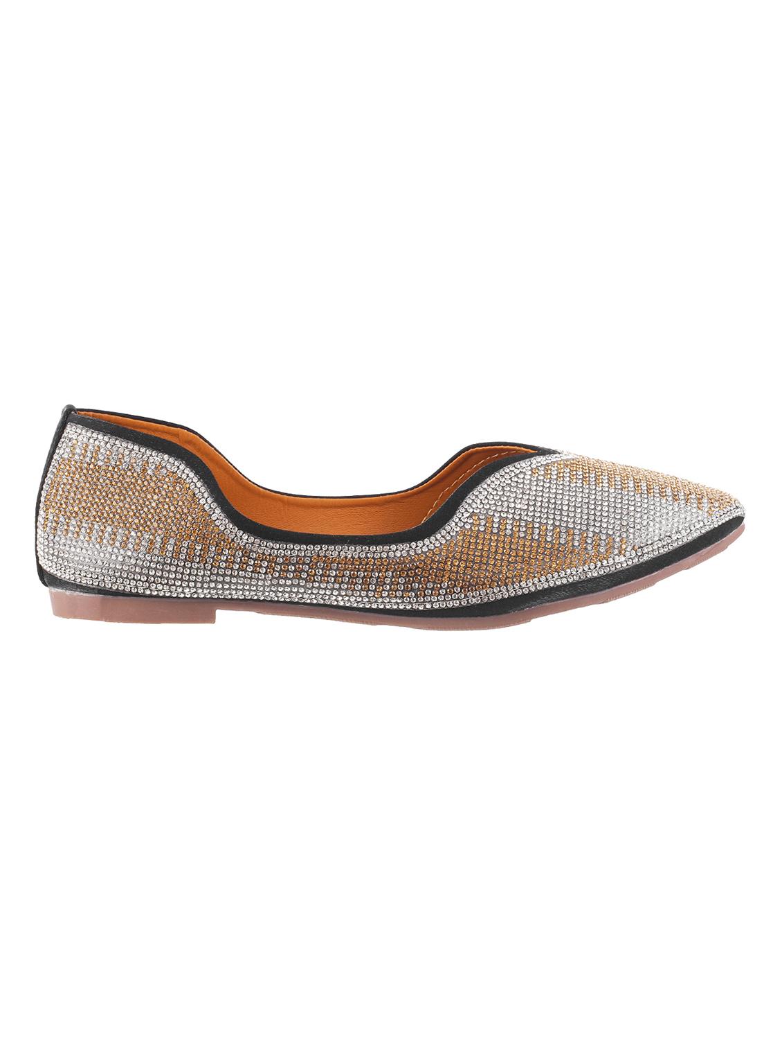 black slip on jutis - 16084355 - Zoom Image - 2