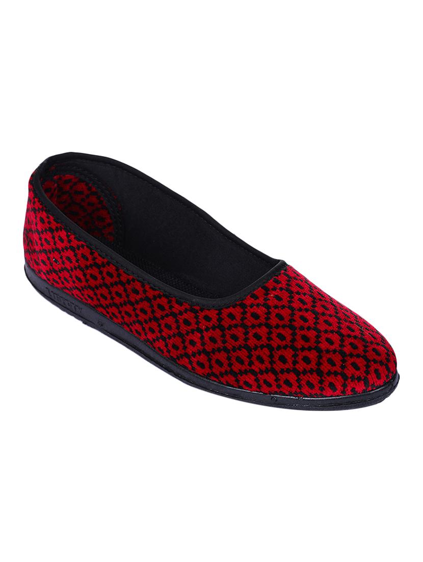red slip on casual shoes - 16096248 - Zoom Image - 1